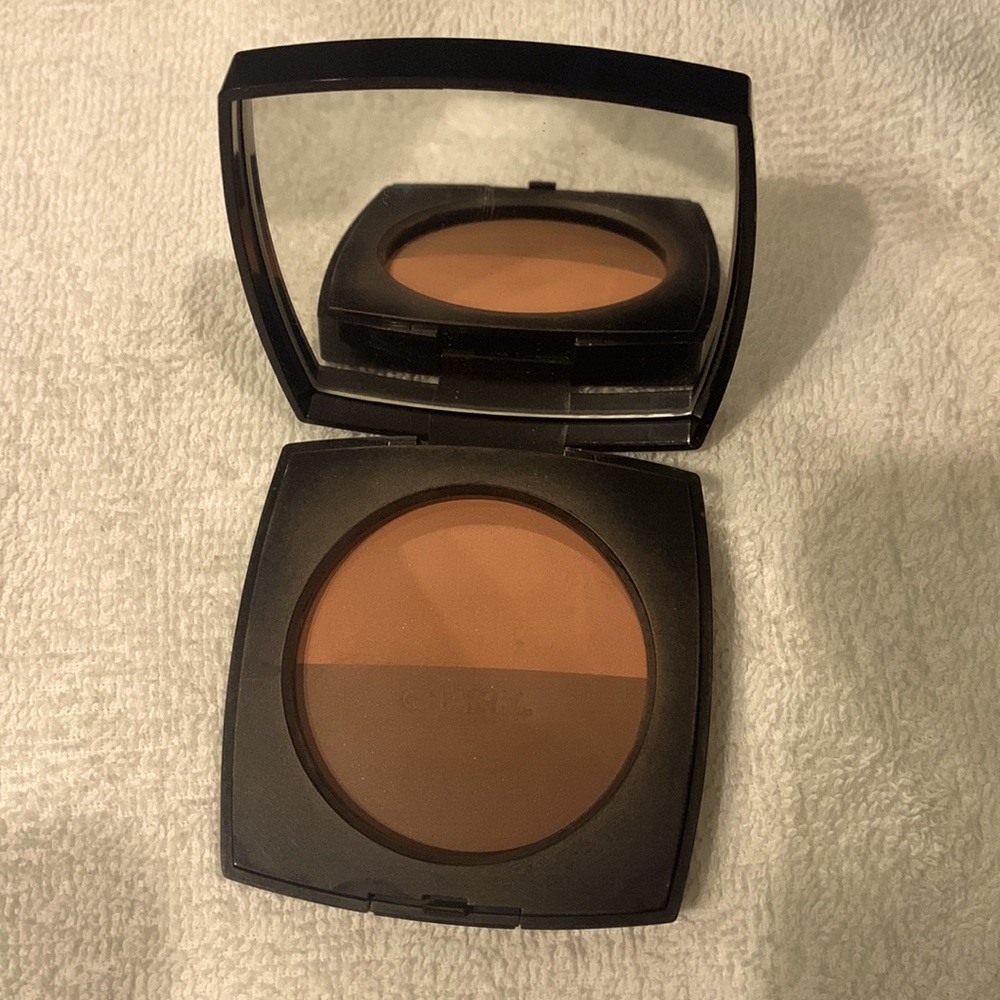 Chanel Les Beiges Healthy Glow Powder